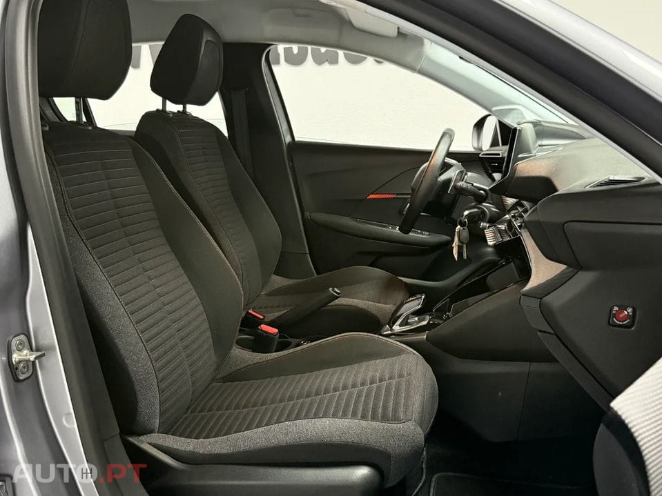 Peugeot 208 PureTech 100 EAT8 Active Pack