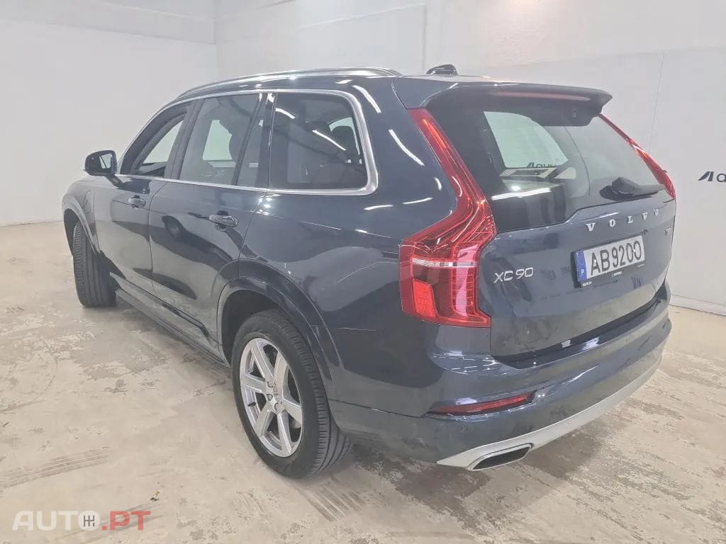Volvo XC90 2.0 T8 PHEV Momentum AWD