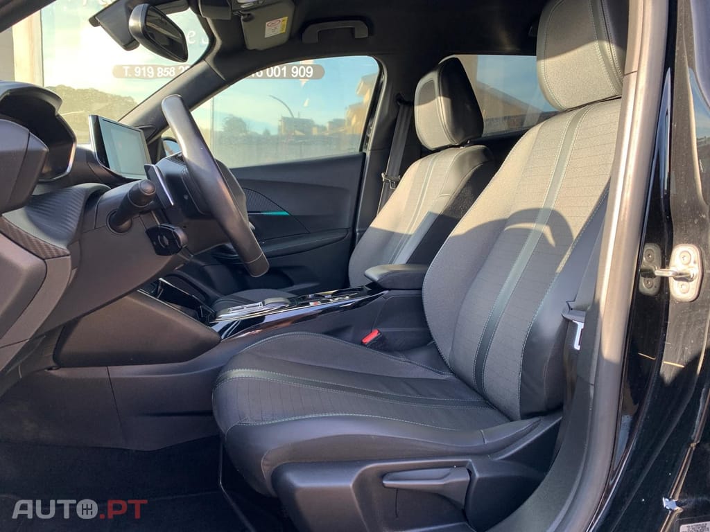 Peugeot 2008 1.5 BlueHDi Allure EAT8