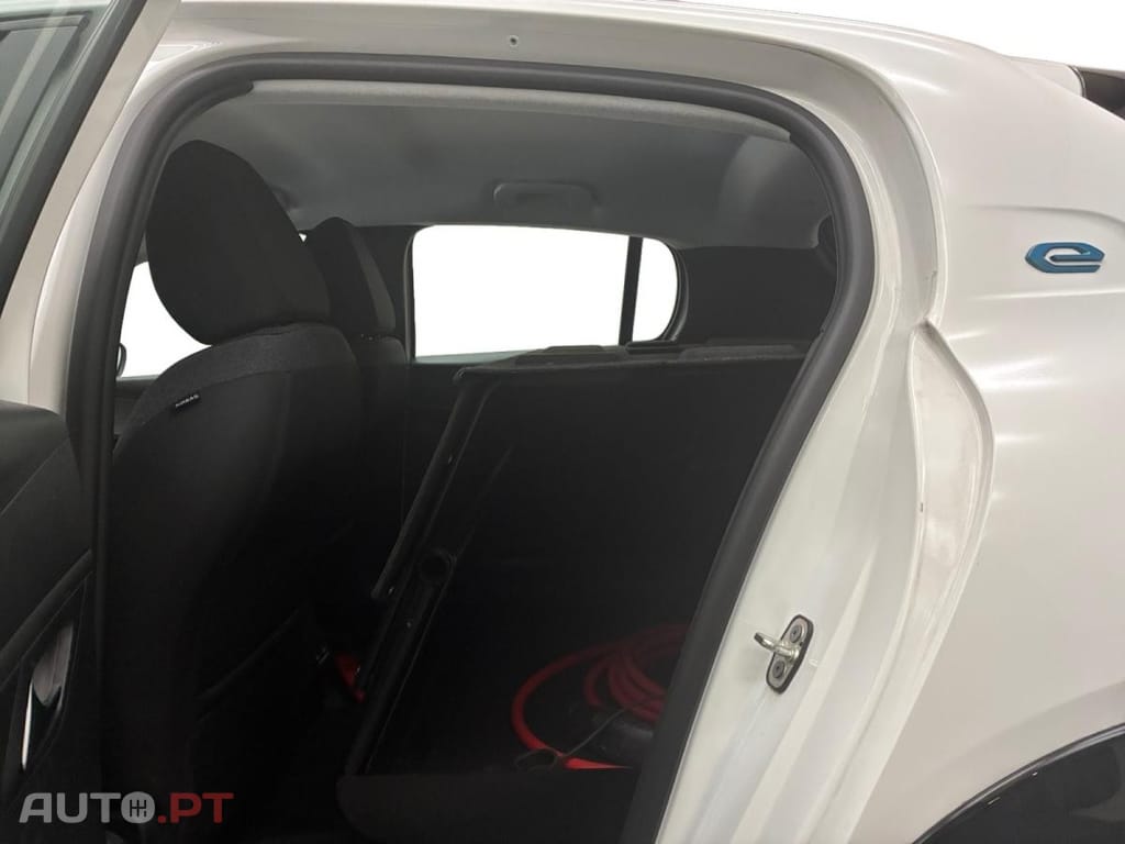 Peugeot E-208 50 kWh Active Pack
