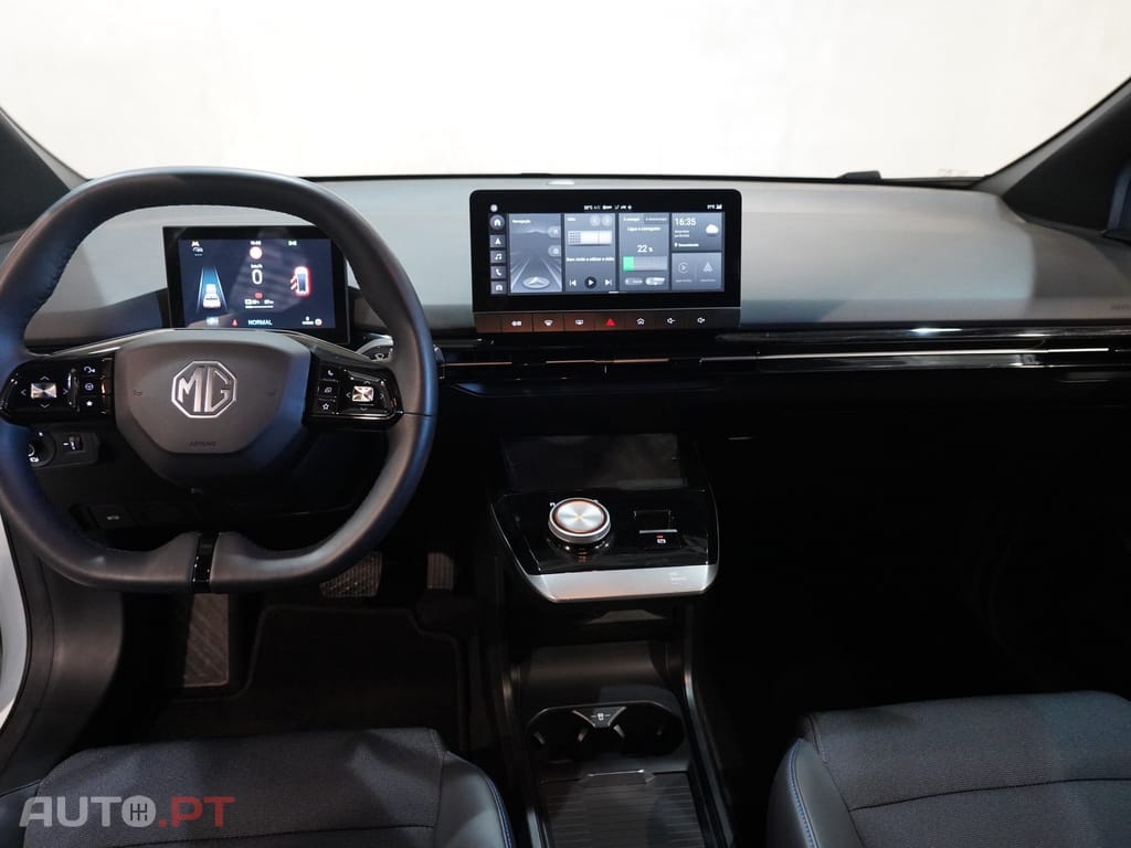 MG MG4 64 kWh Luxury
