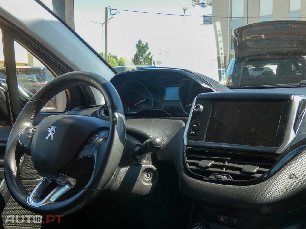 Peugeot 2008 1.5 BlueHDi Style
