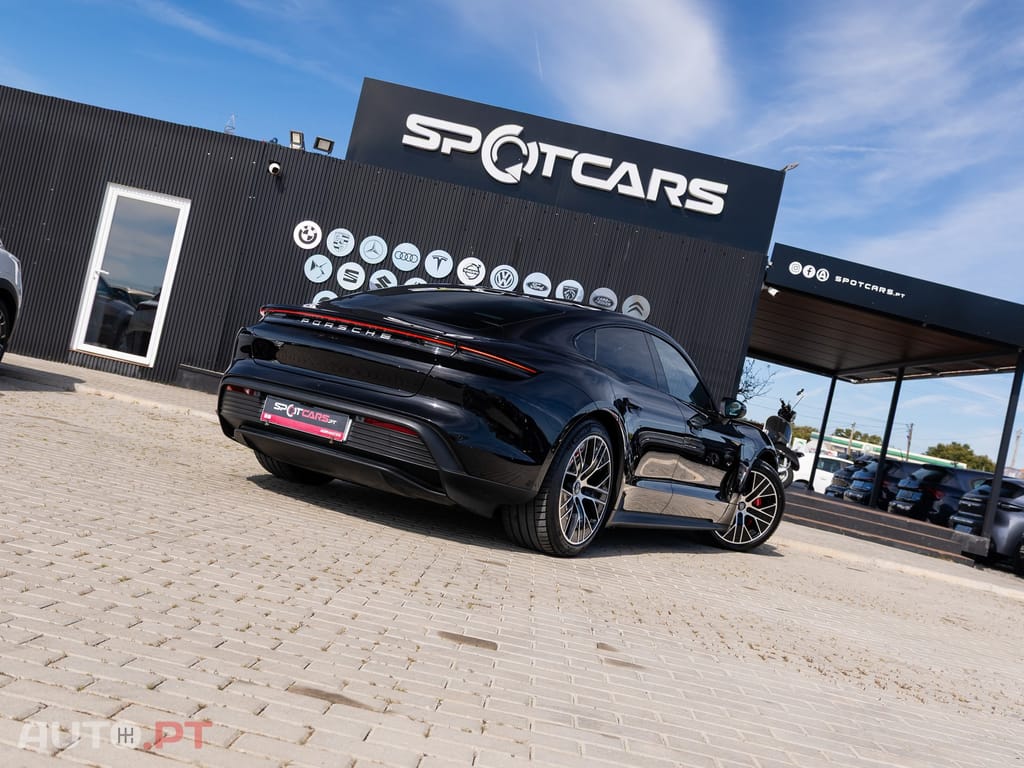 Porsche Taycan 4S