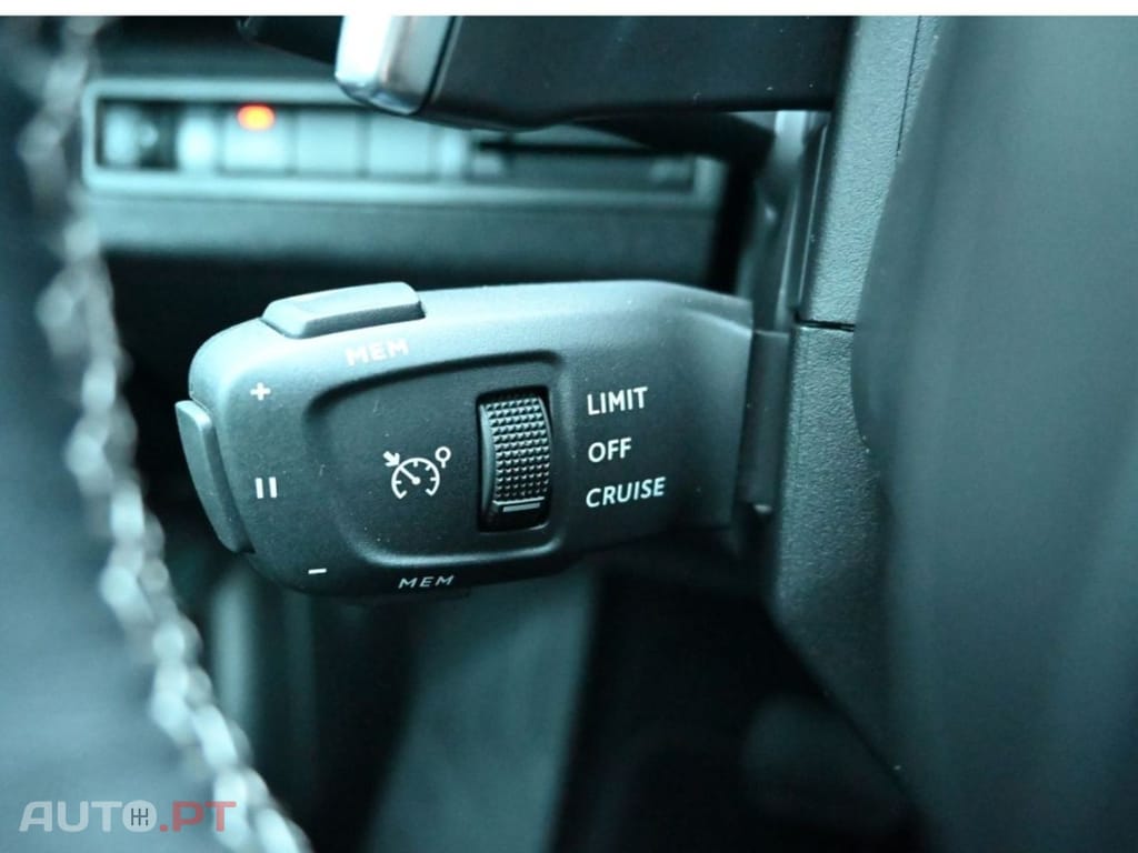 Peugeot 3008 ALLURE EAT8