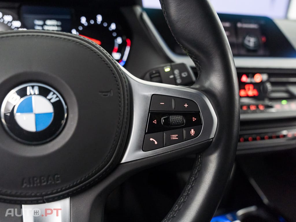 BMW 116 d Pack Desportivo M