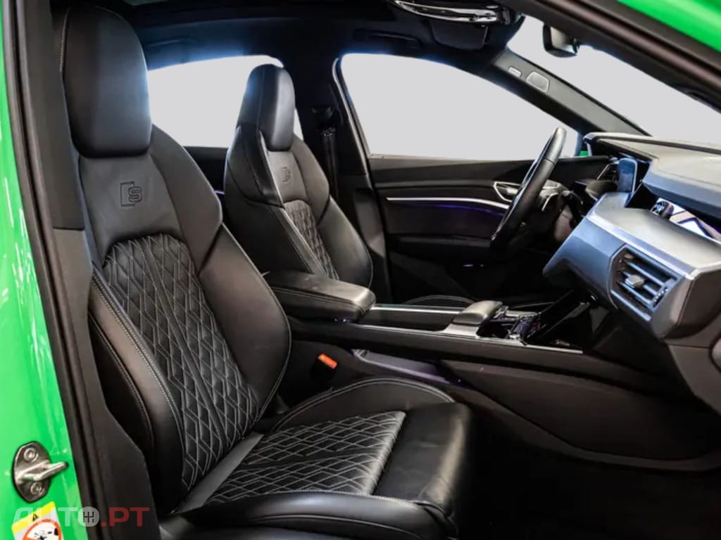 Audi E-Tron I.V.A DEDUTIVEL 55 S LINE