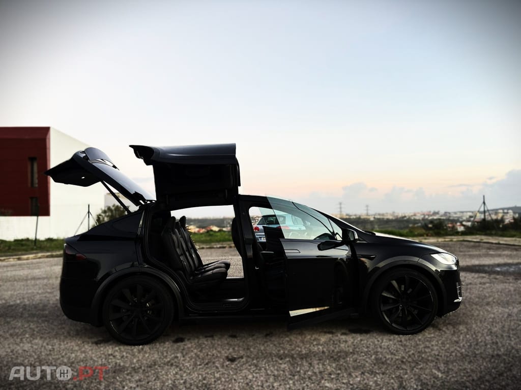 Tesla Model X 100D Autopilot