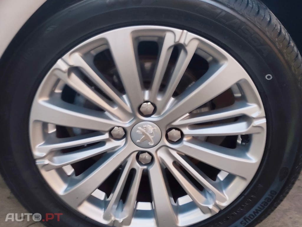 Peugeot 208 1.2 VTi SE Style