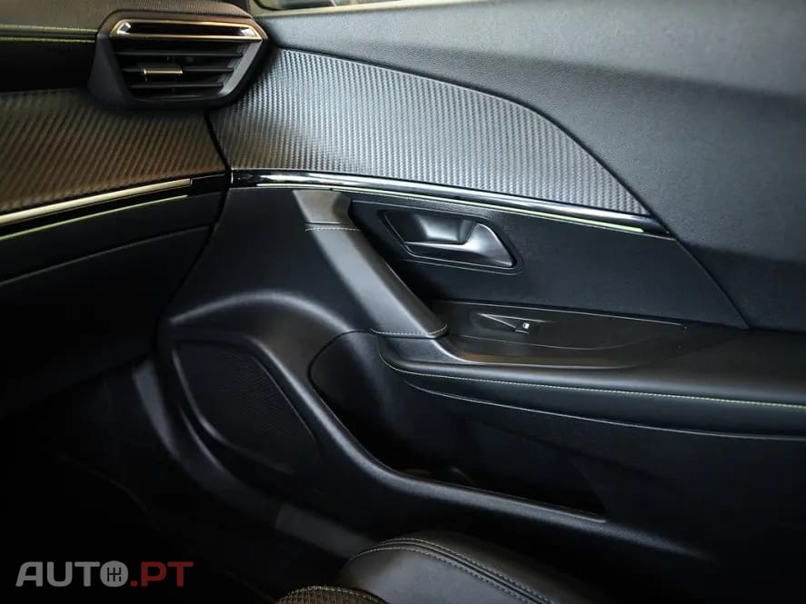 Peugeot E-2008 50 kWh GT Pack