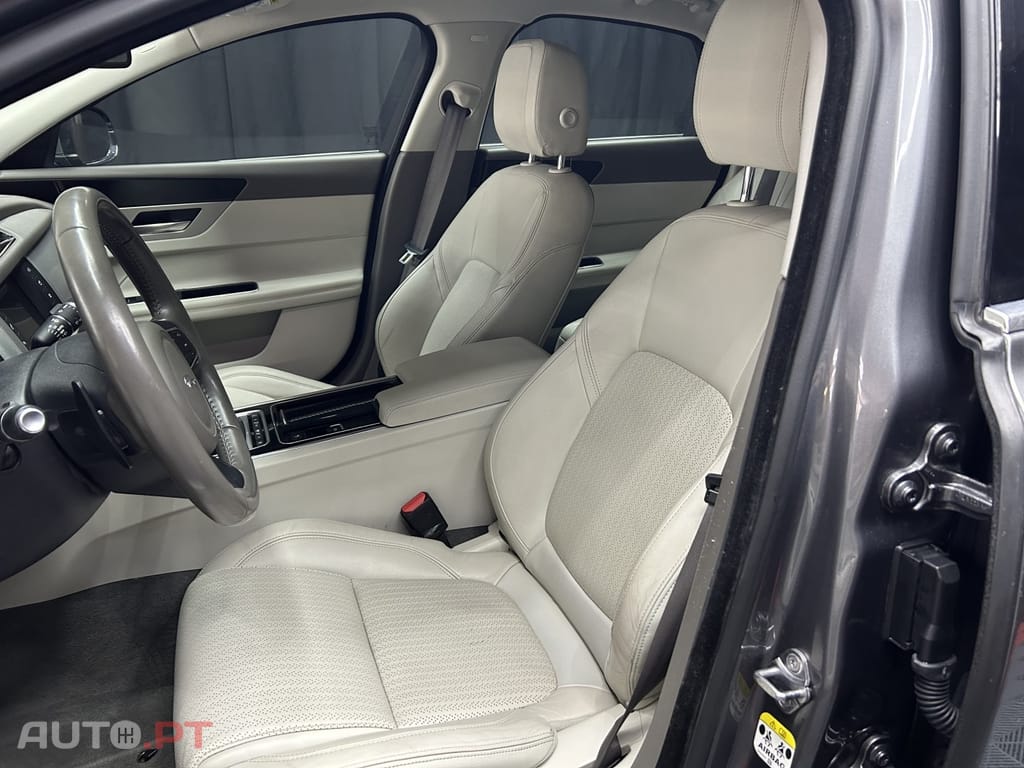 Jaguar XF 2.0 D Prestige Aut.
