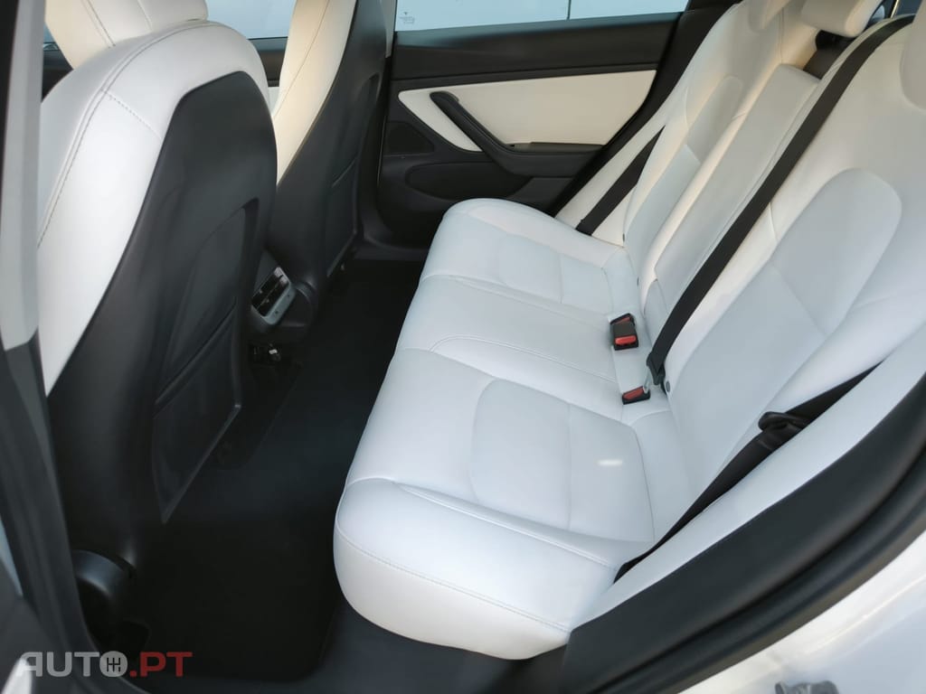 Tesla Model 3 Standard Range Plus RWD
