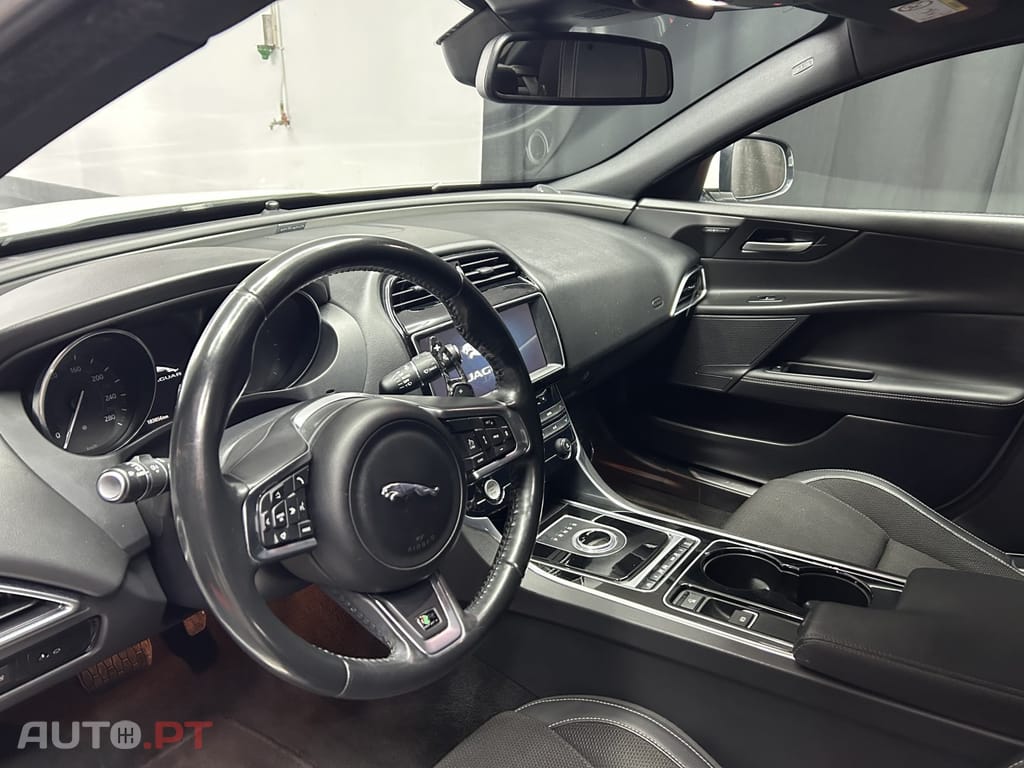Jaguar XE 2.0 D R-Sport Aut.