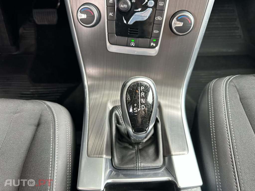 Volvo XC60 2.0 D4 Momentum Geartronic
