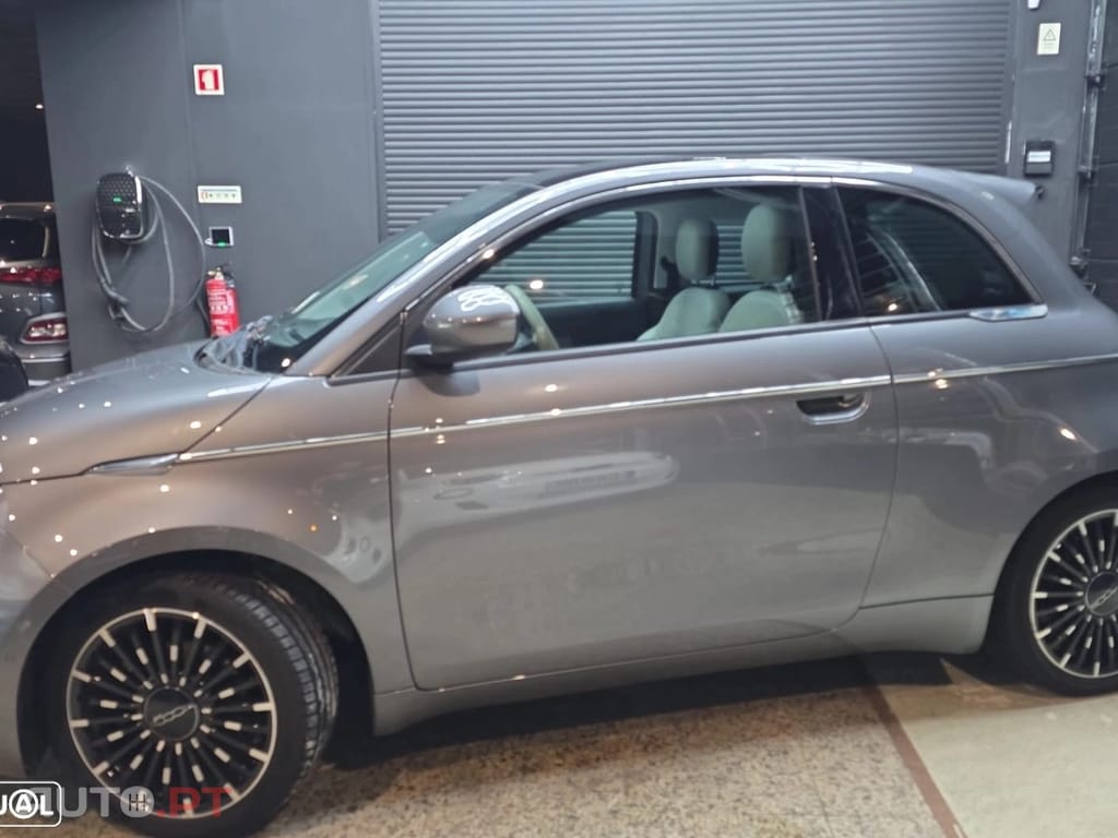 Fiat 500e La Prima