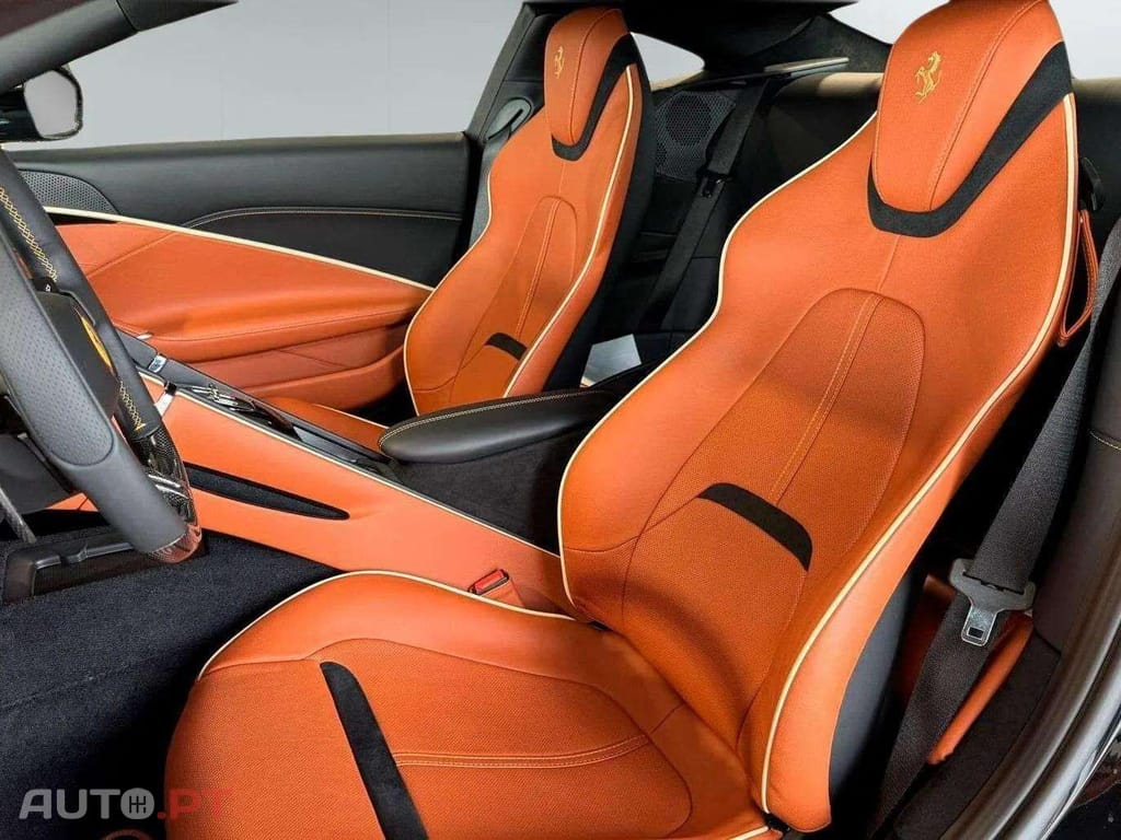 Ferrari Roma MATRIX CARBON