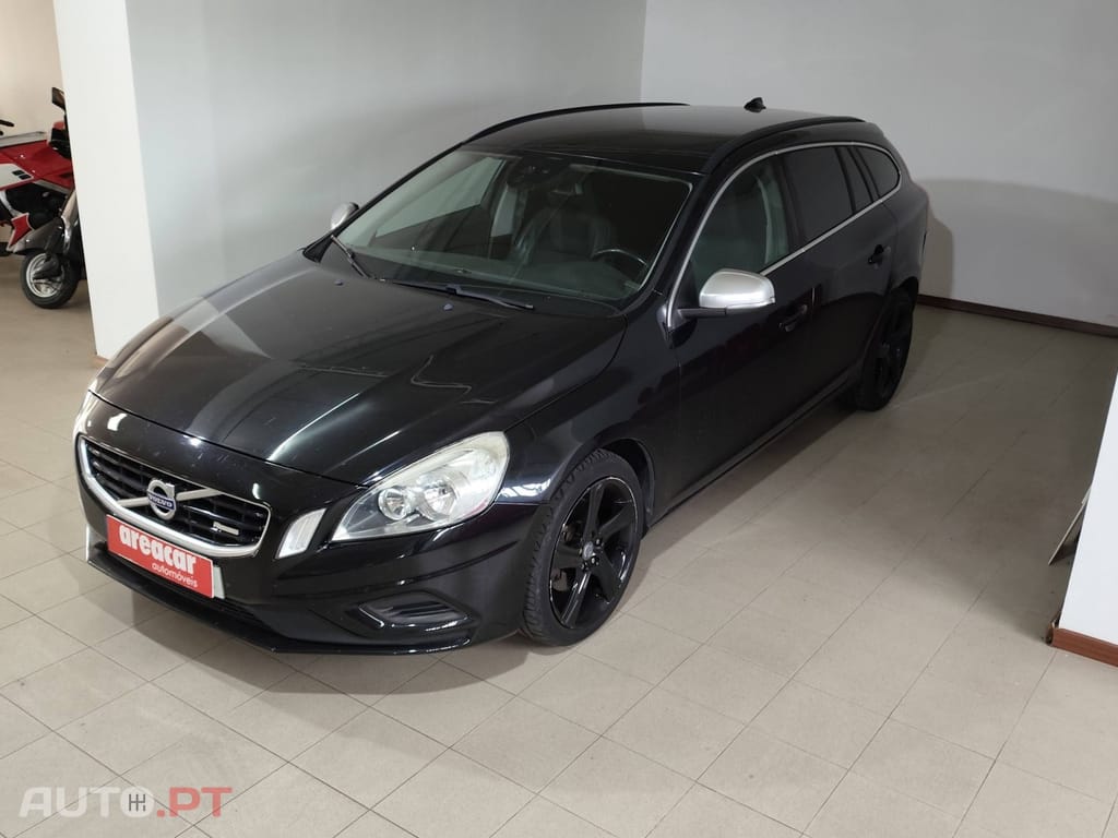 Volvo V60 2.0 D3 R-Design