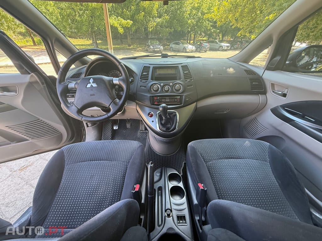 Mitsubishi Grandis 2.0 D-ID 136CV 7 LUGARES IUC BARATO