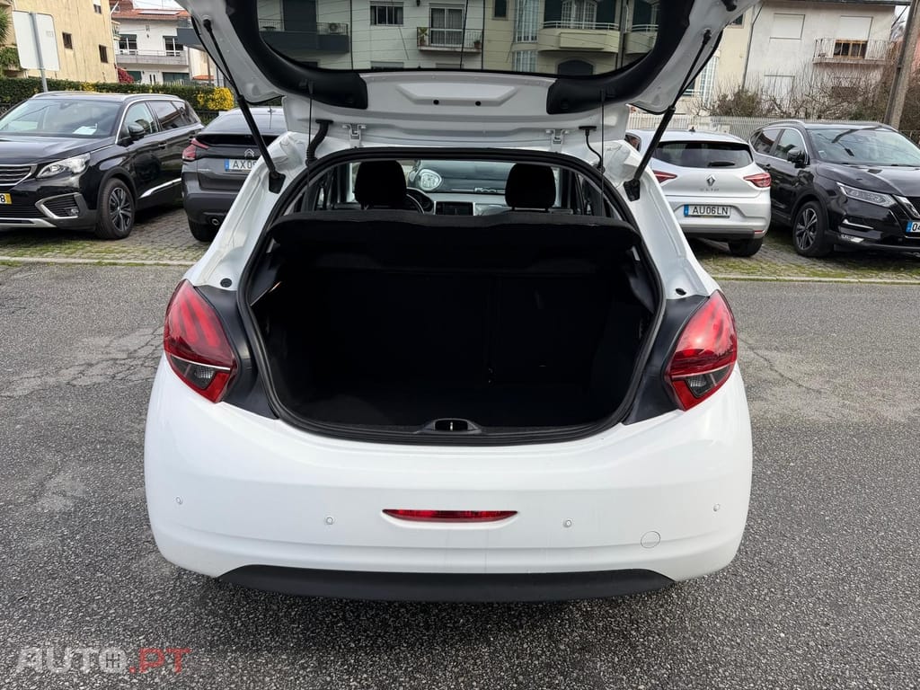 Peugeot 208 1.6 BlueHDi Style