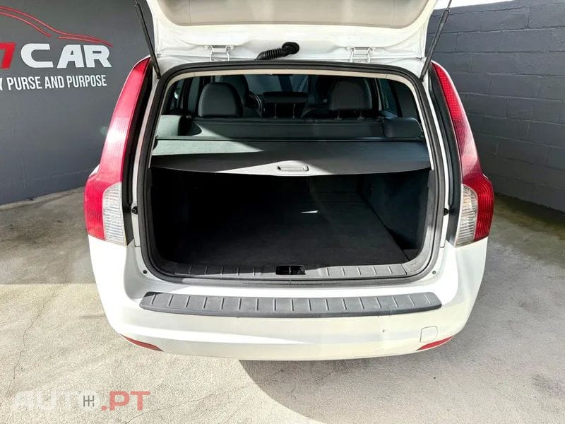 Volvo V50 1.6 D Momentum — fotografia 7