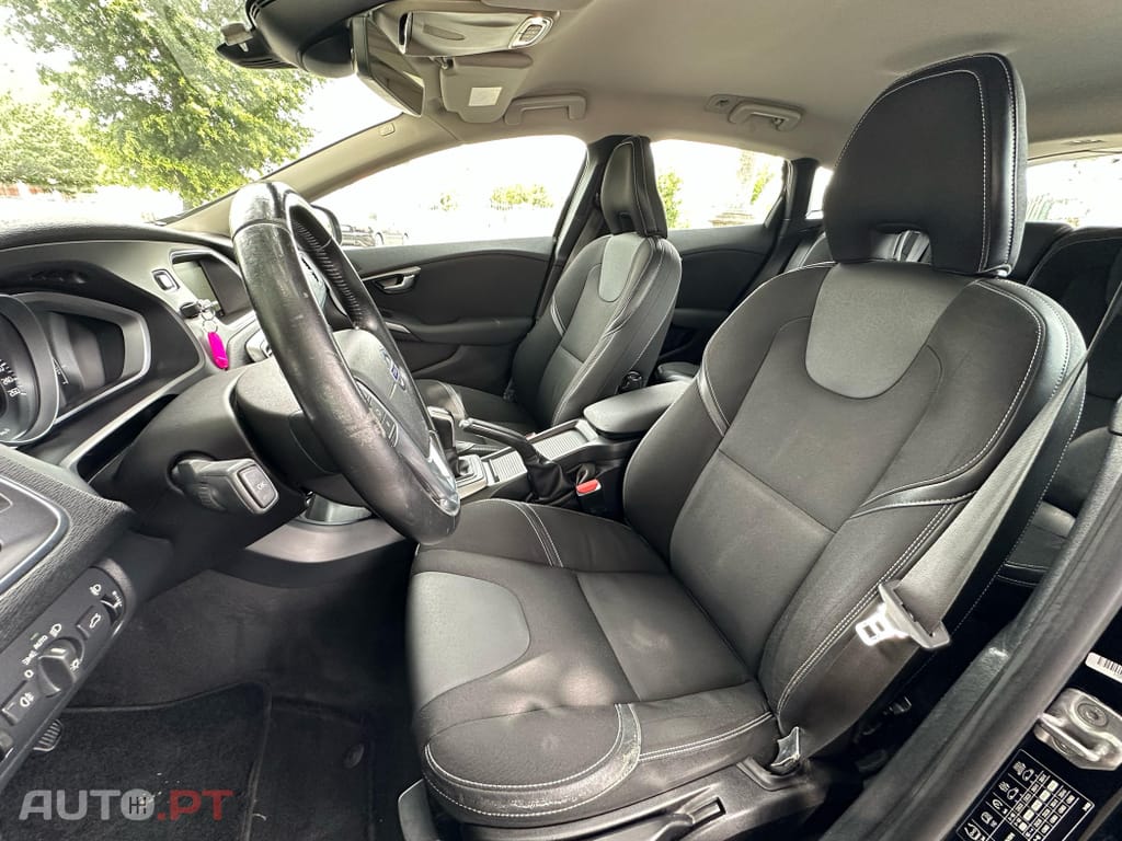 Volvo V40 2.0 D2 Momentum Eco