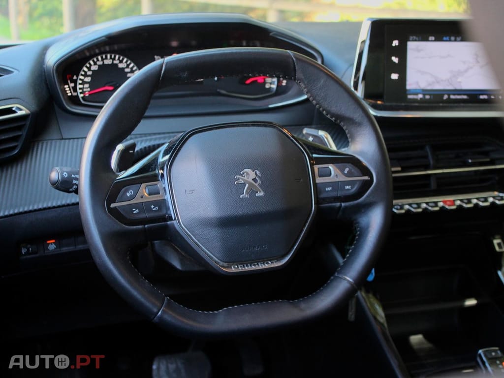 Peugeot 2008 1.2 PureTech Active EAT8