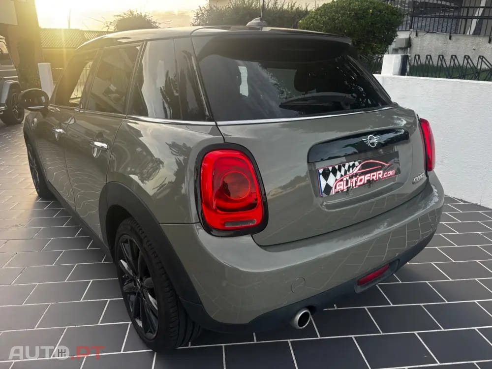 MINI Cooper Cooper Premium Yours Auto