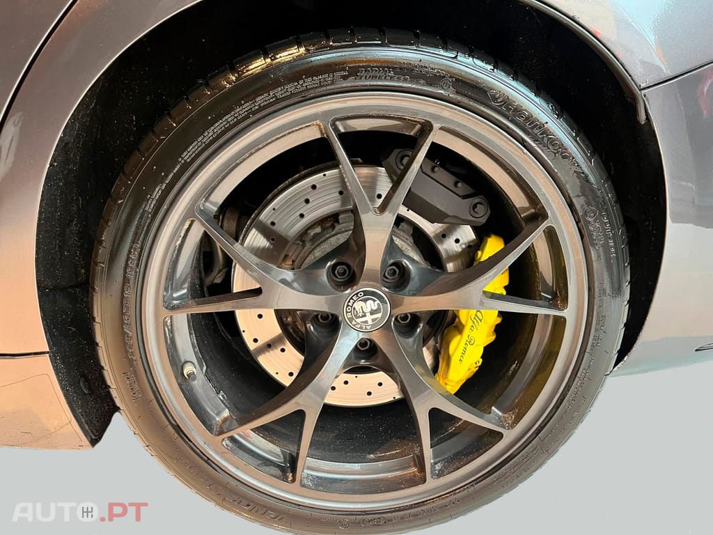 Alfa Romeo Giulia Quadrifoglio bi-turbo 510cv