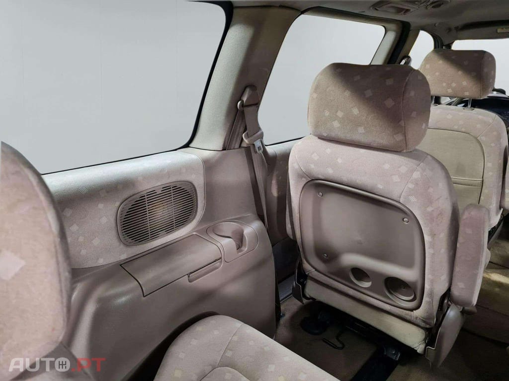 Kia Carnival LS