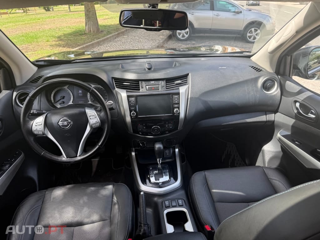 Nissan Navara 2.3 dCi CD 4WD N-Guard Auto — fotografia 7