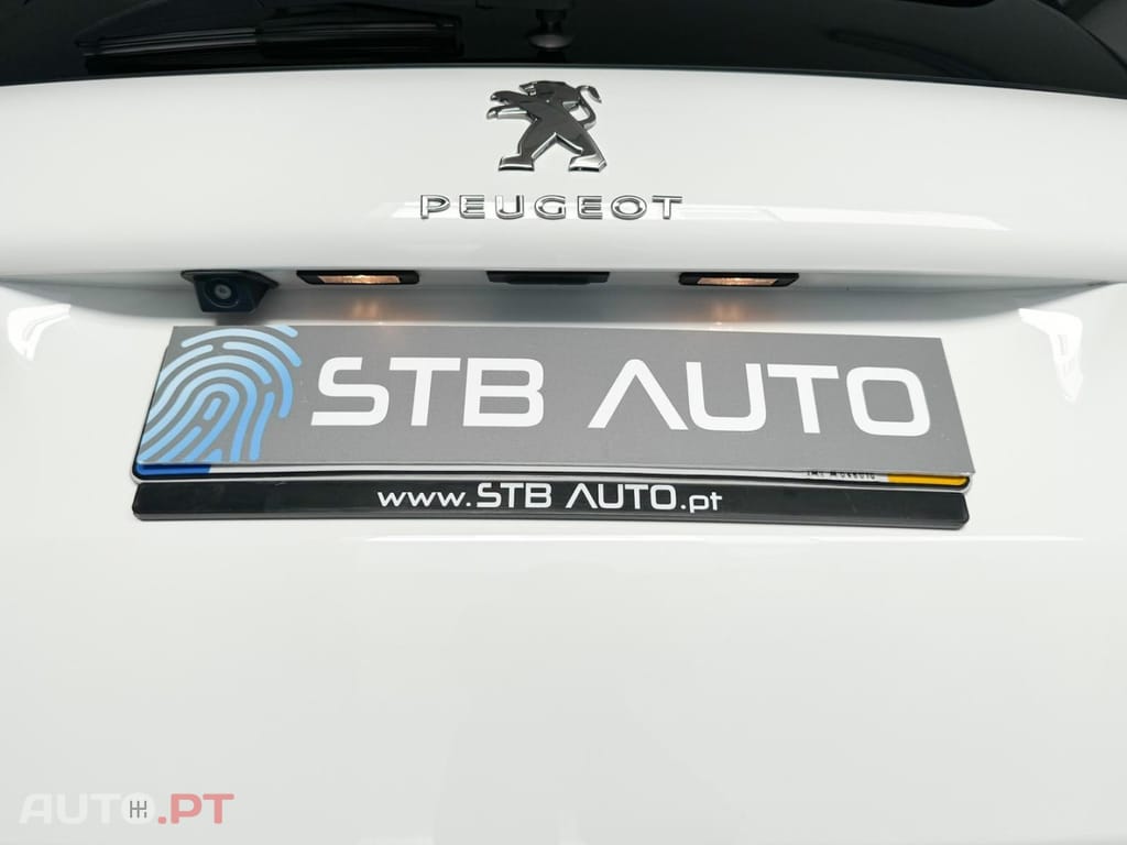 Peugeot 2008 1.2 PureTech Signature
