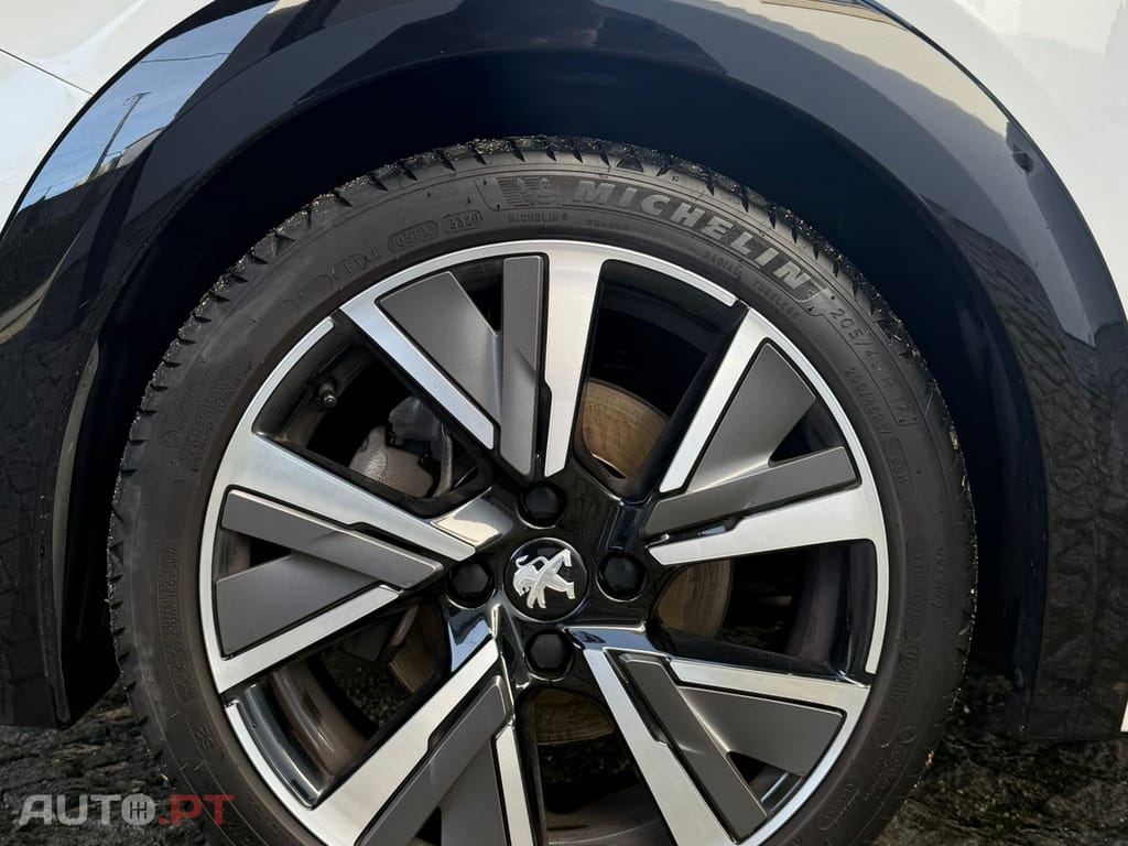 Peugeot 208 GT LINE
