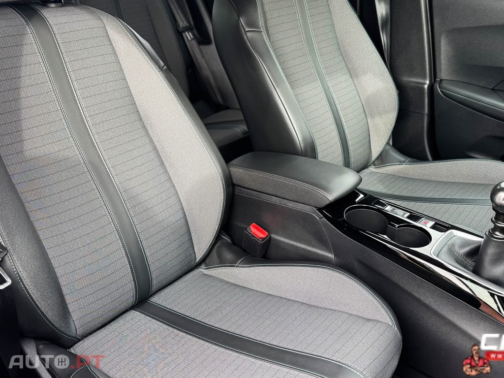 Peugeot 2008 1.5 BlueHDi Allure Pack