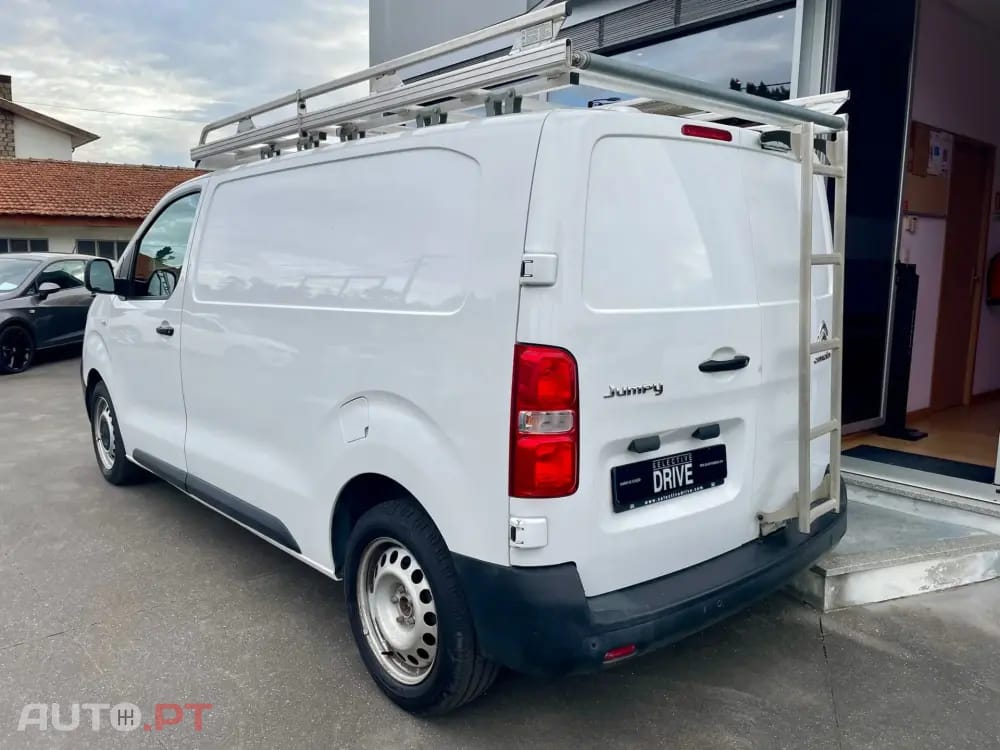 Citroen Jumpy Outro
