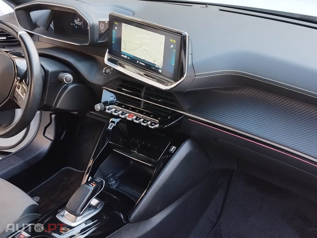 Peugeot E-2008 50 kWh GT