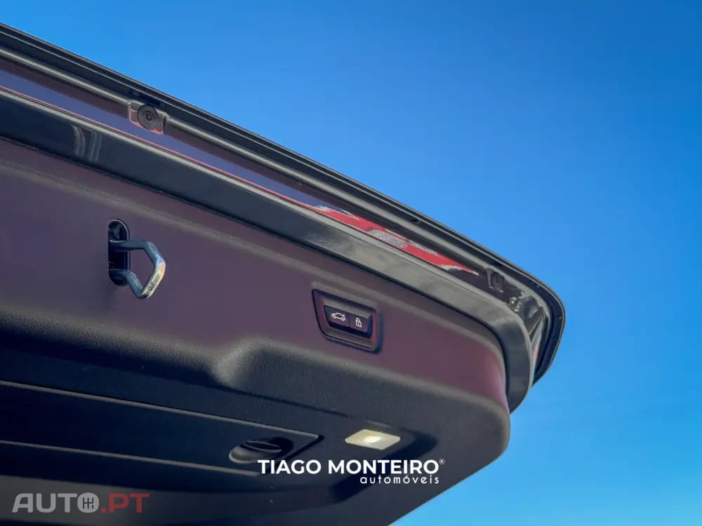 BMW 330 e Pack Desportivo M Auto