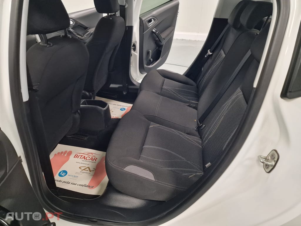 Peugeot 208 1.4 HDi Active