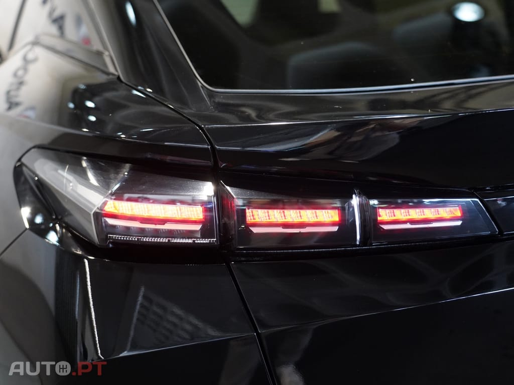Peugeot 408 1.2 PureTech Allure EAT8