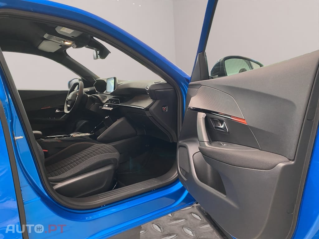 Peugeot E-2008 50 kWh Active Pack