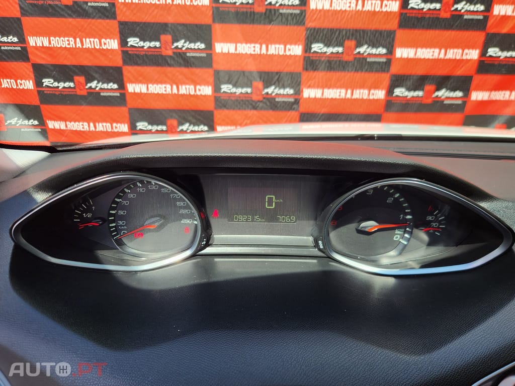 Peugeot 308 1.5 BlueHDi Business Line