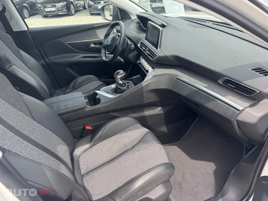 Peugeot 3008 1.6 BlueHDi Allure