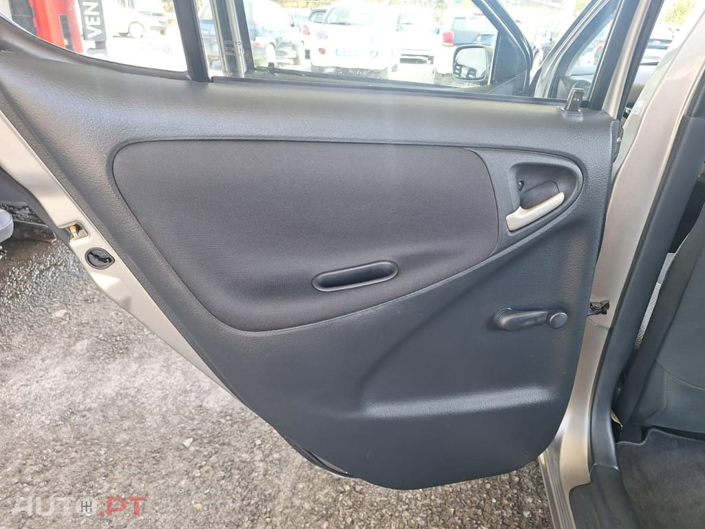 Toyota Yaris 1.0 Sol