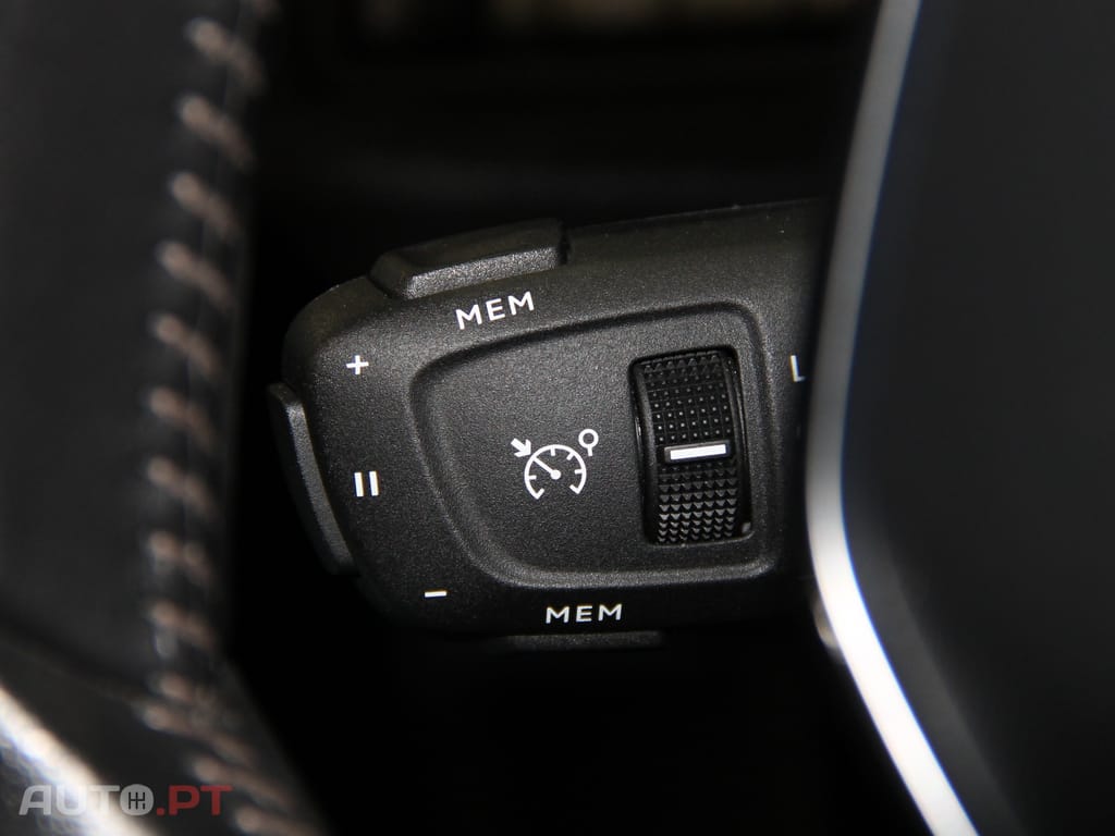 Peugeot 3008 1.5 BlueHDi Active