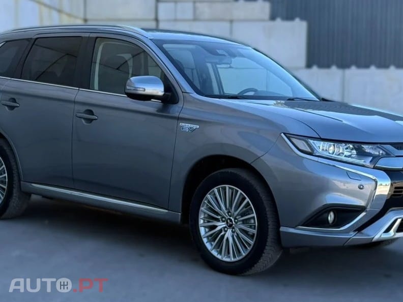 Mitsubishi Outlander 2.4L PHEV 4WD INTENSE