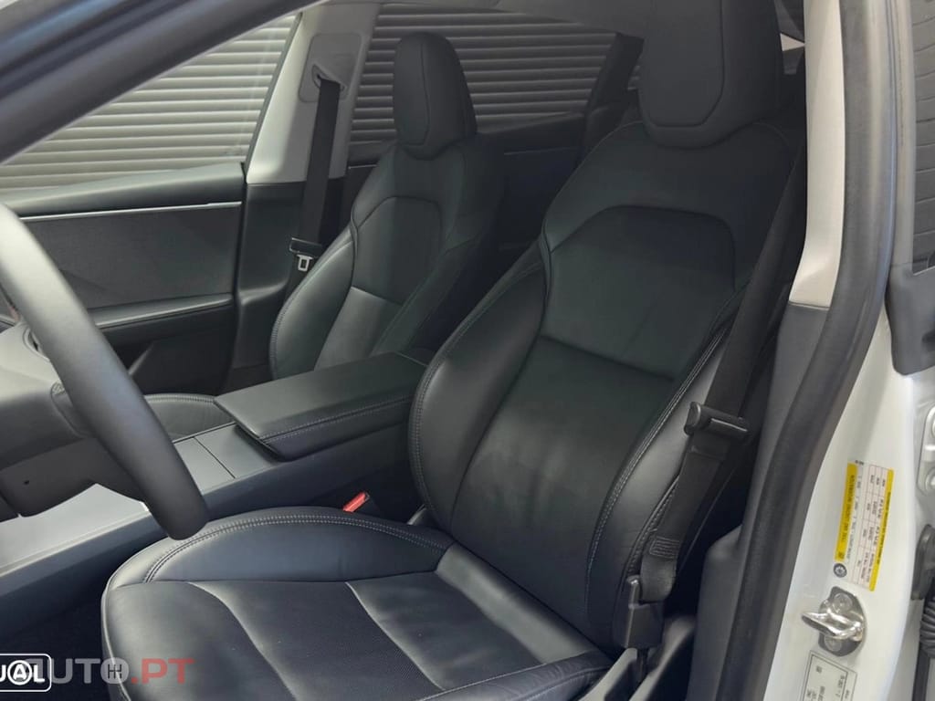 Tesla Model 3 Tração Traseira