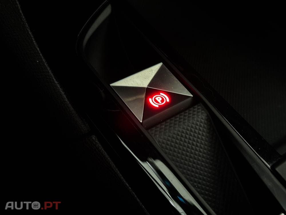 DS DS3 Crossback E-TENSE PERFORMANCE LINE