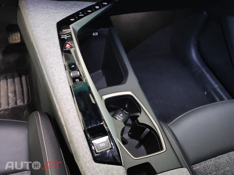 Peugeot E-3008 73 kWh Allure