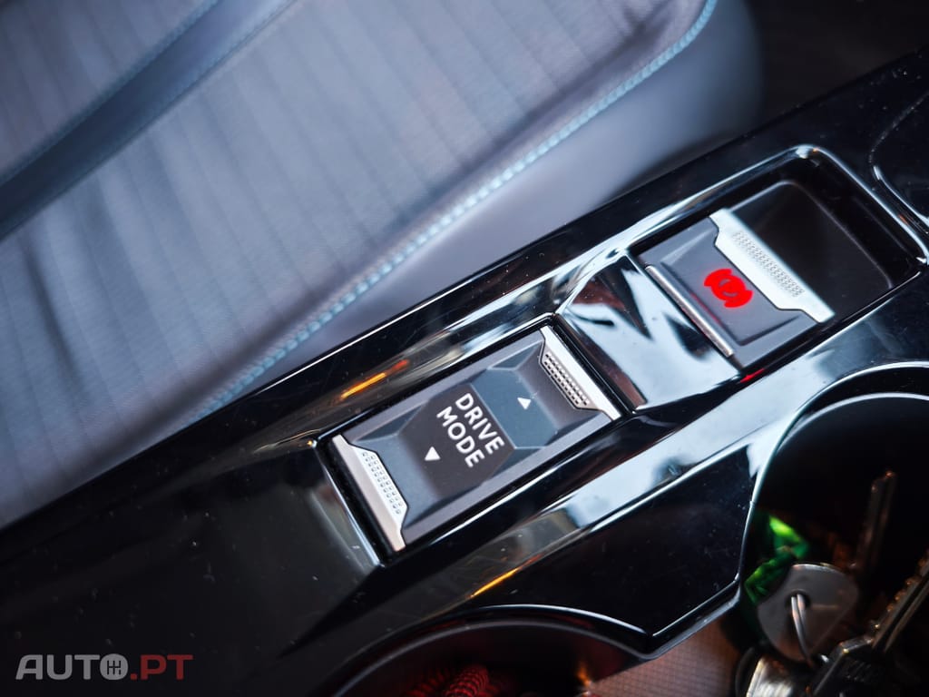 Peugeot E-208 50 kWh Allure Pack