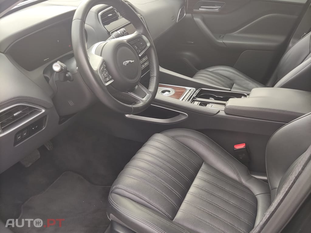 Jaguar F-Pace 2.0D Portfolio Automatico (Classe 1)