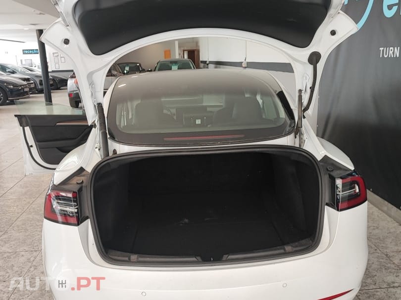 Tesla Model 3 Long-Range Dual Motor AWD