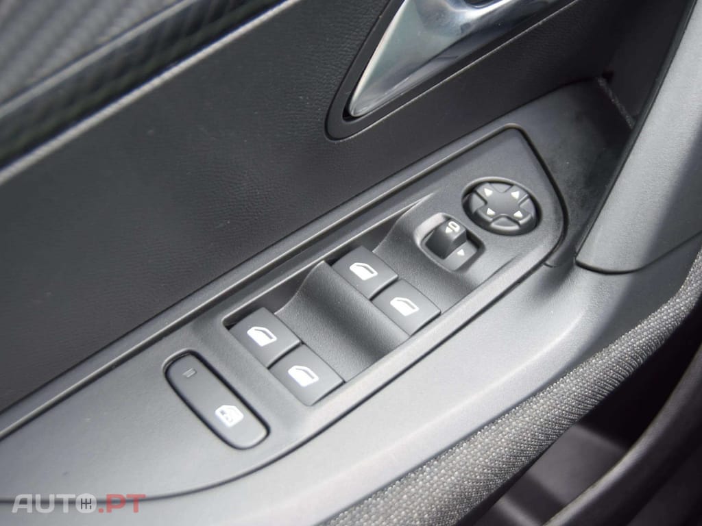 Peugeot 2008 1.2 PureTech Style